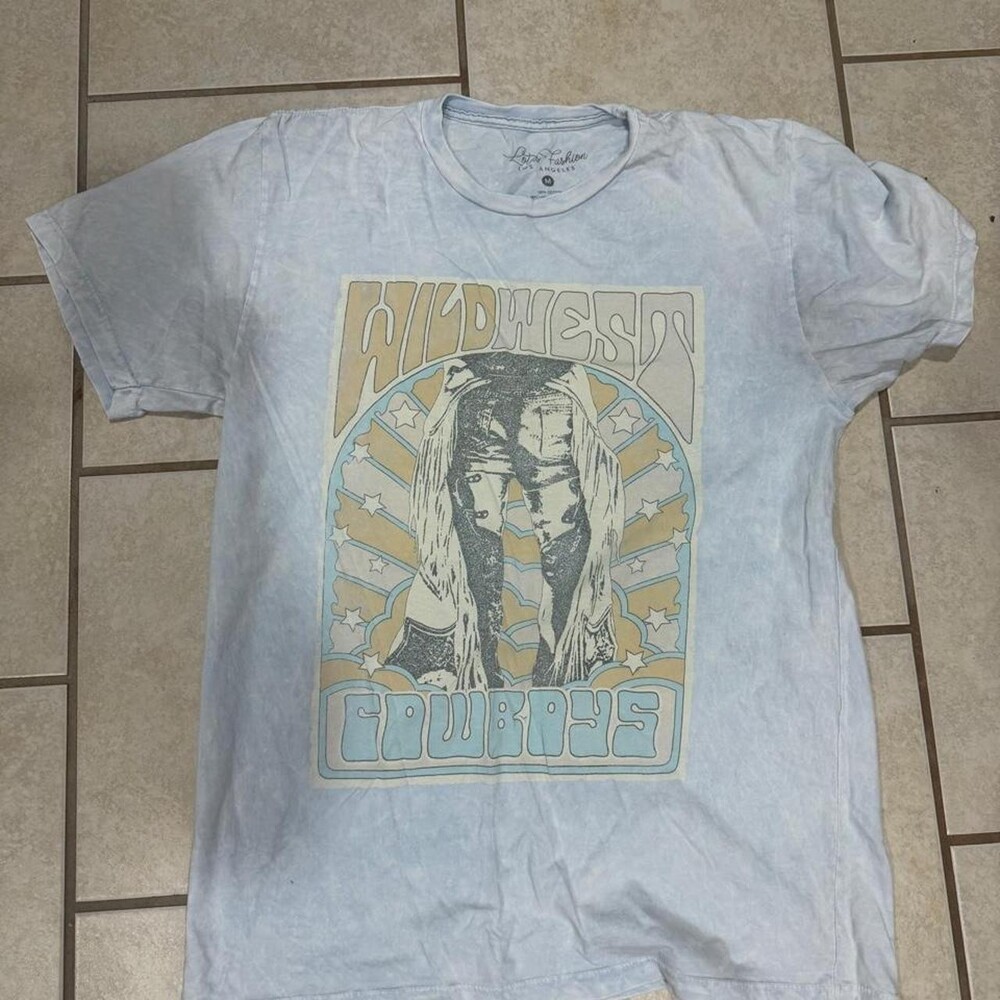 Lotus Fashion Los Angelos women’s Light blue vintage cowboy tee Size M #cowboy #